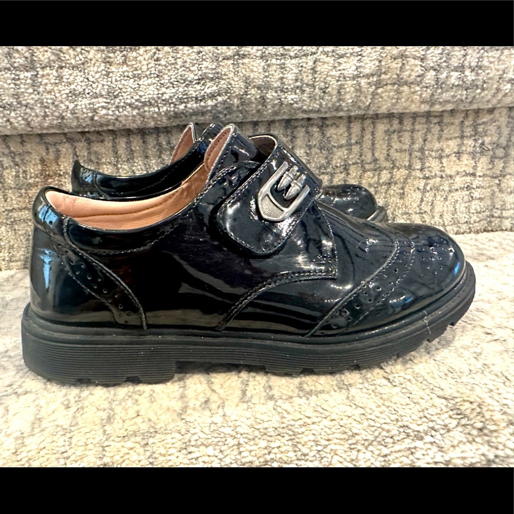 Kids shiny dress shoes